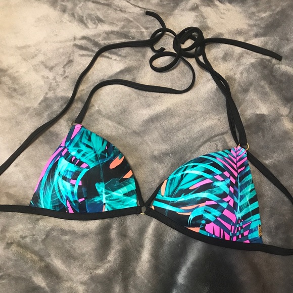 PINK Victoria's Secret Other - Pink Victoria’s Secret bikini top 👙